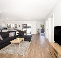 Callies Retreat I Pet Friendly I 3 Min Walk to Beach - Getaway Accommodation