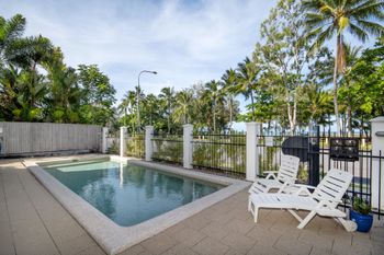 Oceansprey Beachfront Apartments - Getaway Accommodation 1
