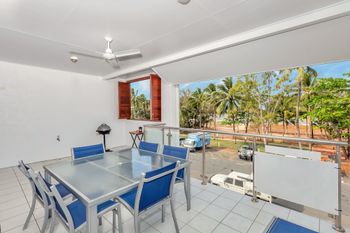 Oceansprey Beachfront Apartments - Getaway Accommodation 5
