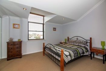 Spacious Apartment With Sea Views - Getaway Accommodation 2