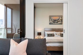 Stunning Harbour & City View Loft - Getaway Accommodation 6