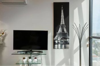 Stunning Harbour & City View Loft - Getaway Accommodation 5
