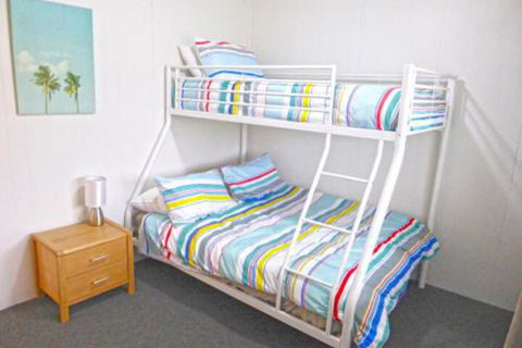 The Relax Shack At Culburra Beach Sleeps 7 - Getaway Accommodation 4