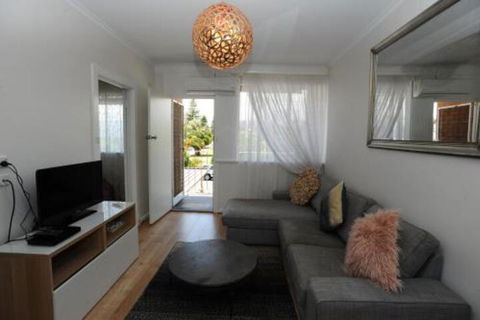 Glenelg Holiday Apartments The Broadway - Getaway Accommodation 0
