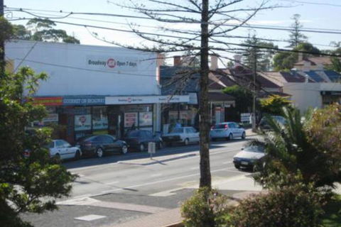 Glenelg Holiday Apartments The Broadway - Getaway Accommodation 2