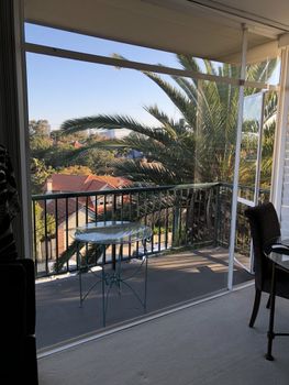 North Sydney Art Bed & Breakfast - Getaway Accommodation 4