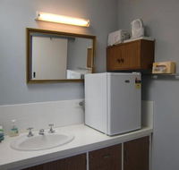 Econo Lodge Kansas City - Getaway Accommodation