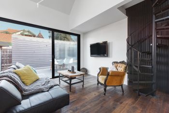 Architects Urban Retreat In Malvern - Getaway Accommodation 0