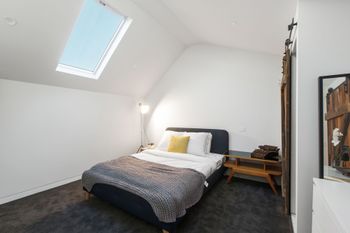 Architects Urban Retreat In Malvern - Getaway Accommodation 2
