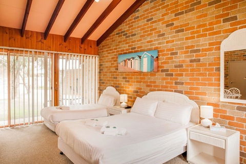 Crescent Head Resort & Conference Centre - Getaway Accommodation 5