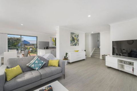 Right At Home In Bonny Hills - Getaway Accommodation 2