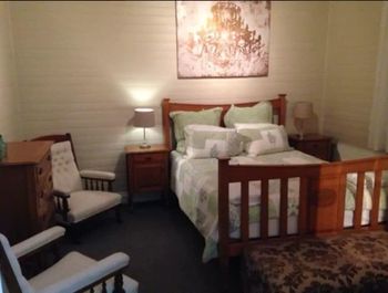 Edgeworth Street Manor - Getaway Accommodation 3