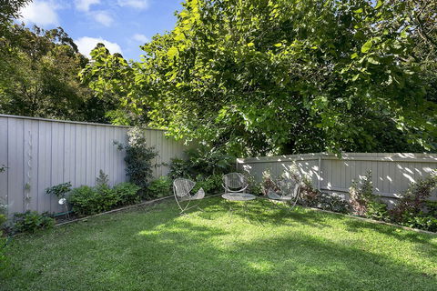 Private Garden Apartment Minutes Walk To Station NBN01 - Getaway Accommodation 4
