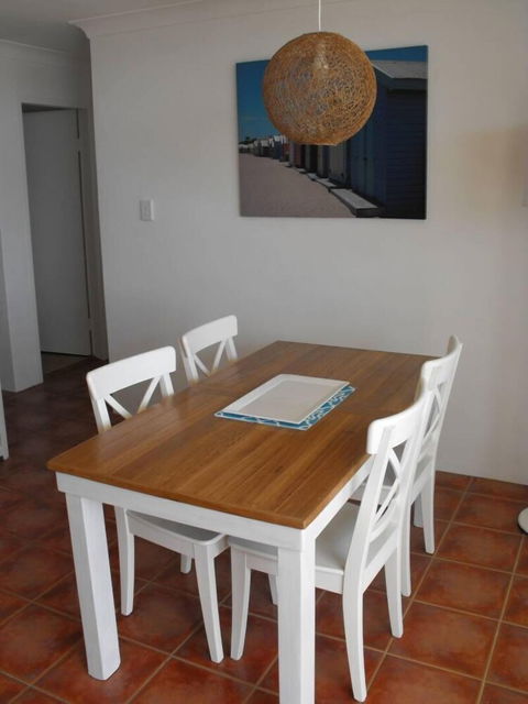 Beachpoint Unit 202 - Getaway Accommodation 3