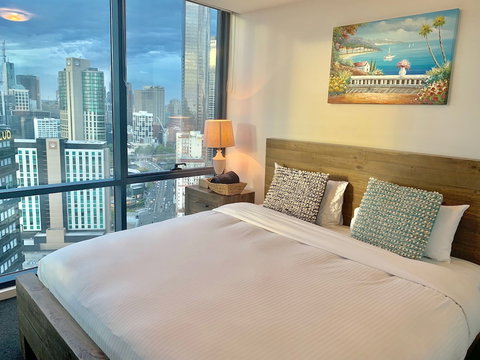 Luxury Apartment With View - Getaway Accommodation 4