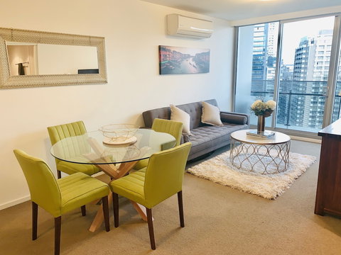 Luxury Apartment With View - Getaway Accommodation 0