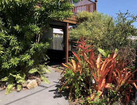 Five 3 Five - The Beachside Barracks - Getaway Accommodation 5