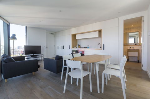 Apartments Melbourne Domain - New Quay Docklands - Getaway Accommodation 6