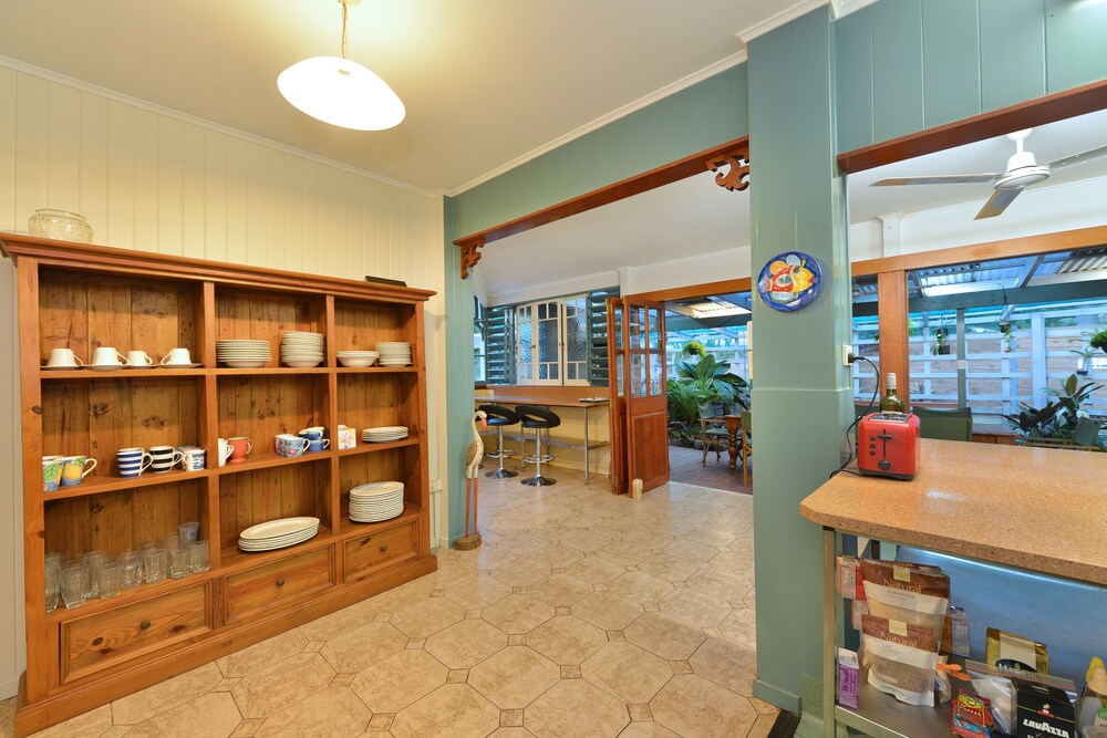 Mooroobool QLD Getaway Accommodation