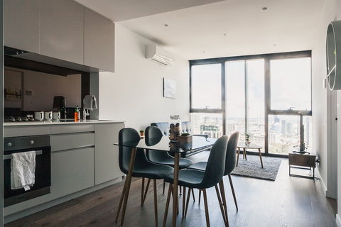 Victoria One Suites - Getaway Accommodation 4