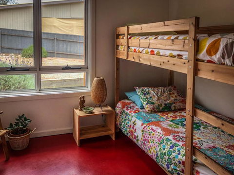 Samphire Beach House - Getaway Accommodation 3