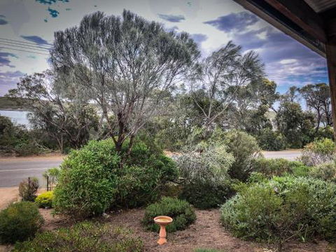 Samphire Beach House - Getaway Accommodation 4