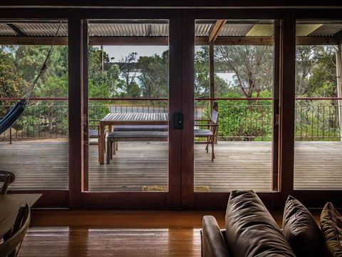 Samphire Beach House - Getaway Accommodation 6