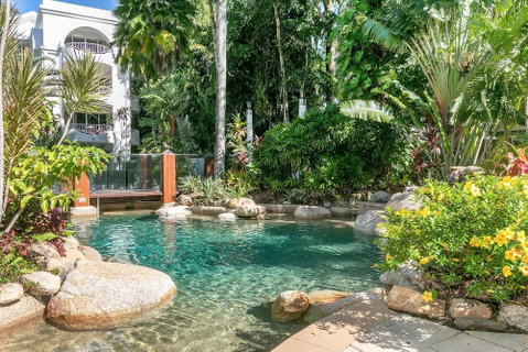 Poolside Apt In Alamanda Beachfront Resort 41 - Getaway Accommodation 3