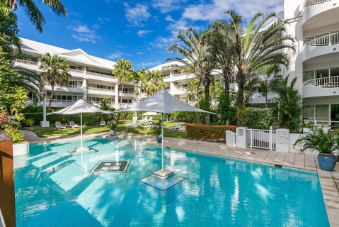 Poolside Apt In Alamanda Beachfront Resort 41 - Getaway Accommodation 5