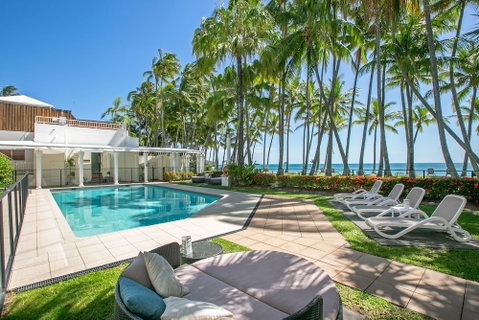 Poolside Apt In Alamanda Beachfront Resort 41 - Getaway Accommodation 2