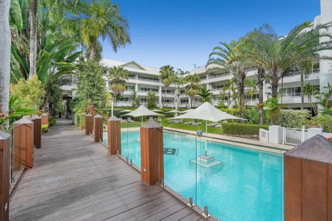 Poolside Apt In Alamanda Beachfront Resort 41 - Getaway Accommodation 1