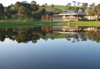 Buttercup Cottage & Private Apartment - Getaway Accommodation 1