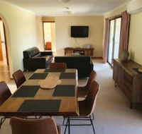 Annies Holiday Units - Getaway Accommodation
