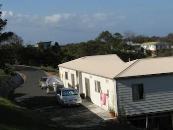 Lookout Holiday Units - Getaway Accommodation 0