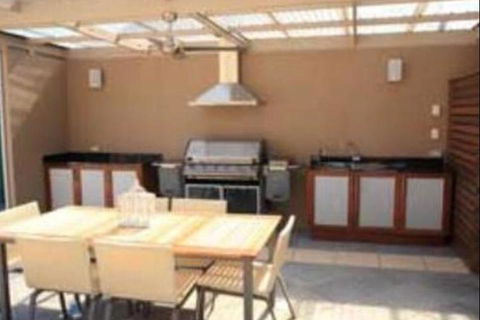 Amelia S Bed & Breakfast - Getaway Accommodation 7