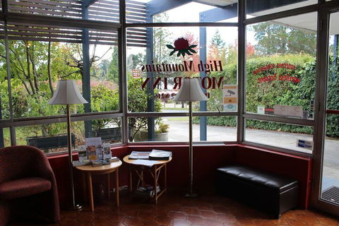 High Mountains Motor Inn - Getaway Accommodation 3