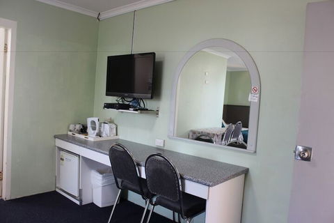 High Mountains Motor Inn - Getaway Accommodation 4