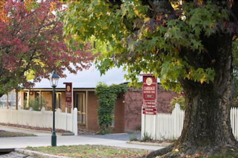 Beechworth Carriage Motor Inn - Getaway Accommodation 0