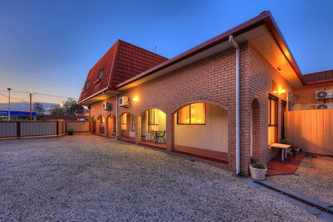 Midlands Motel - Getaway Accommodation 1