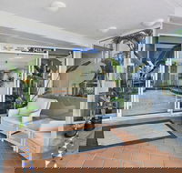 Beachside Resort - Kawana Waters - Getaway Accommodation