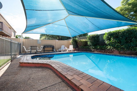 Jacaranda Place Motor Inn - Getaway Accommodation 4