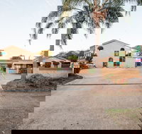 Jacaranda Place Motor Inn - Getaway Accommodation