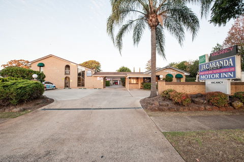 Jacaranda Place Motor Inn - Getaway Accommodation 0