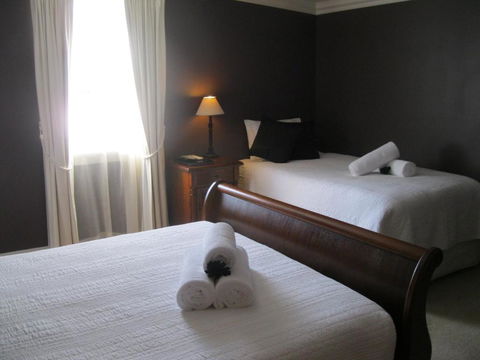 Heritage Guesthouse - Getaway Accommodation 2