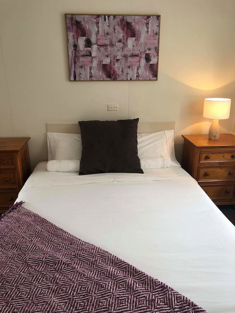 Lakes Jakaranda Holiday Units - Getaway Accommodation 3