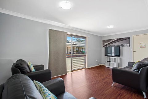 Clifford Gardens Motor Inn - Getaway Accommodation 1