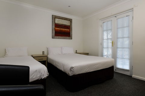 The Waterloo Bay Hotel - Getaway Accommodation 1
