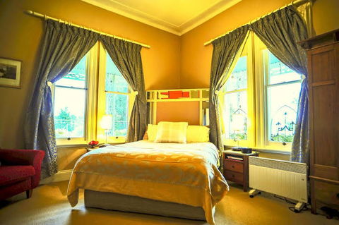 Cromwell House - Getaway Accommodation 2