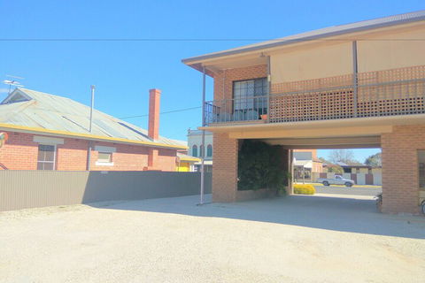 Holbrook Town Centre Motor Inn - Getaway Accommodation 3