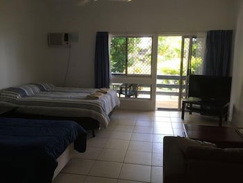 Cardwell Beachfront Motel - Getaway Accommodation 4